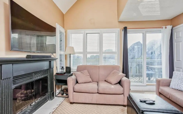 Mountainside 2 bed 2 bath with laundry 79249