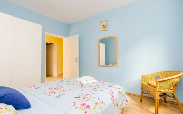 Amazing Home in Lovorno With Wifi and 4 Bedrooms