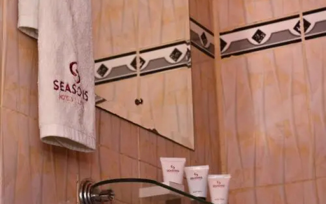 Airport Seasons Hotel