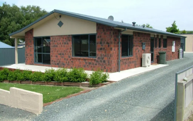 Lawrence Townhouse Accommodation 18A