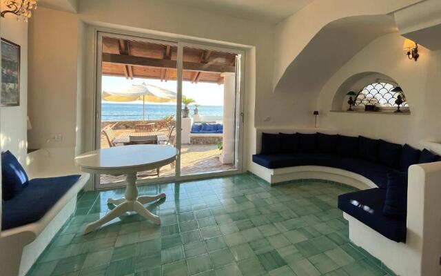 Nelinda Waterfront Accommodation (Adults Only)