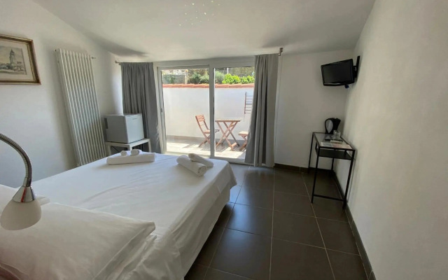 Economy Rooms