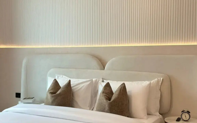 Durrani Homes – Minimal Luxe 3BR with Burj Khalifa and Fountain View (third room without partition)