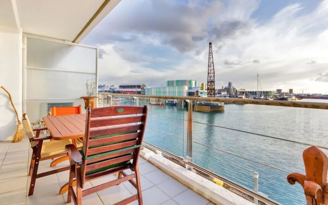 QV Lovely on the Water Apartment - 329