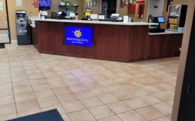 MorningGlory Inn & Suites