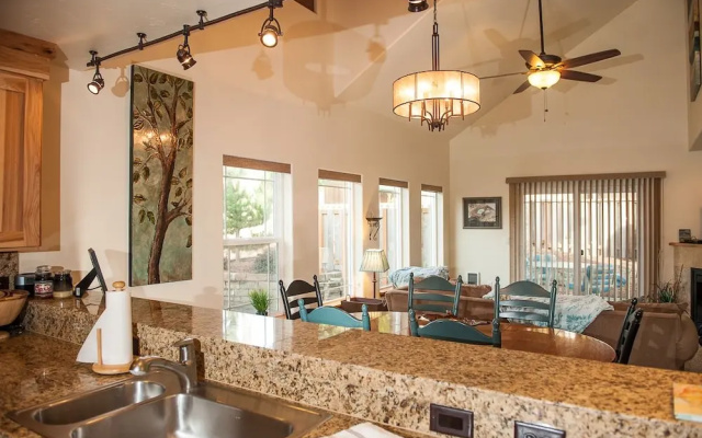 Waterside Family Fun 3 Br home by RedAwning