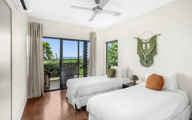 Belle Escapes - Trinity Blue Ocean View Home