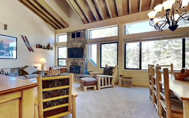 Beautiful 2 BR with 2 Full Lofts SLOPESIDE In Quiet Canyon Neighborhood! by RedAwning