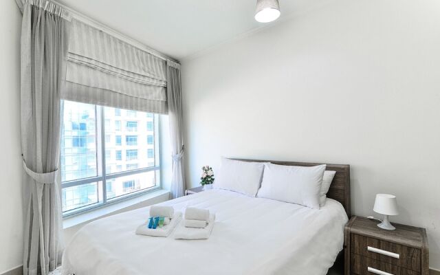 Отель Mayfair - Ease by Emaar Two Bedroom вид на фасад