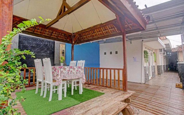 OYO 90602 Guest House Marisa Syariah