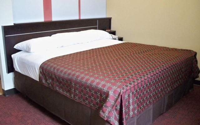 Red Roof Inn & Suites Beaumont