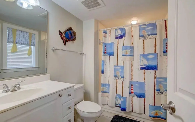 1010 Ocean Palms 201