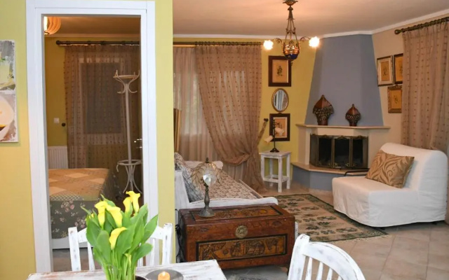 Studio on the beach with private garden