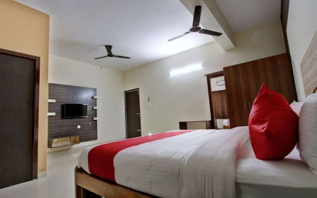 Oyo 44203 Sri Manis Residency