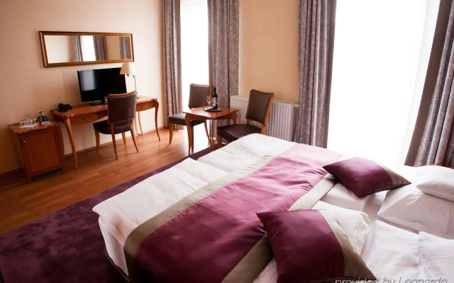 Pannonia Hotel