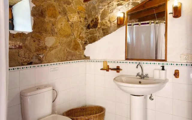 House Sleeps6-parking-garden-pool in Summer-pet