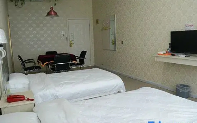 Xinyang Yuebanwan Holiday Theme Hotel