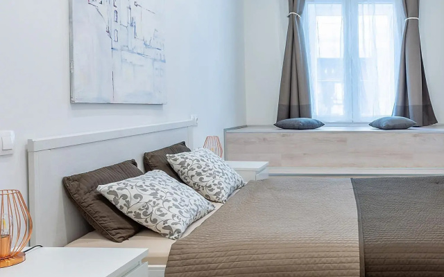 Goldcentral Apartment Dob