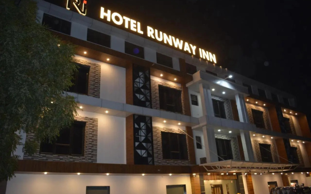 Hotel Runway Inn