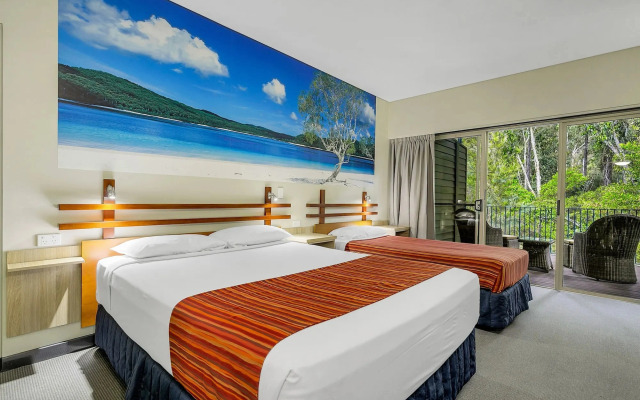 Kingfisher Bay Resort
