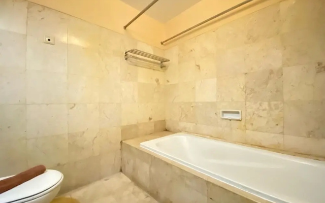 Spacious And Comfy 2Br At Braga City Walk Apartment