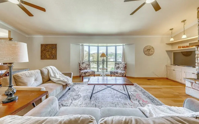 Spacious Ruidoso Home w/ Patio & Mountain Views!