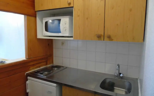 Lou Services Apartment THC93 LSI 001