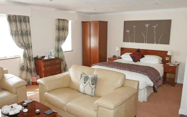 Beaufort Park Hotel