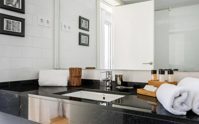1 BR Rambla Suite & 2 Pools Rooftop Terrace Sea View - HOA 42152