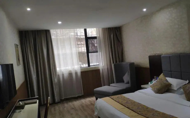 Huaqiao International Hotel