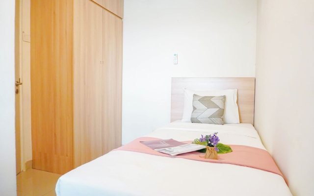 Homey White 2Br At Grand Kamala Lagoon Apartment