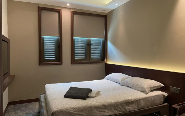 AM Hotel
