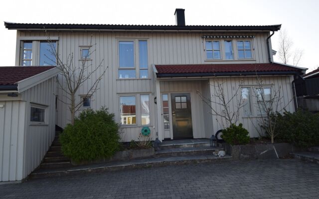 Отель Solferie Holiday Home Marthas vei Норвегия, Кристиансанд - отзывы, цены и фото номеров - забронировать отель Solferie Holiday Home Marthas vei онлайн вид на фасад
