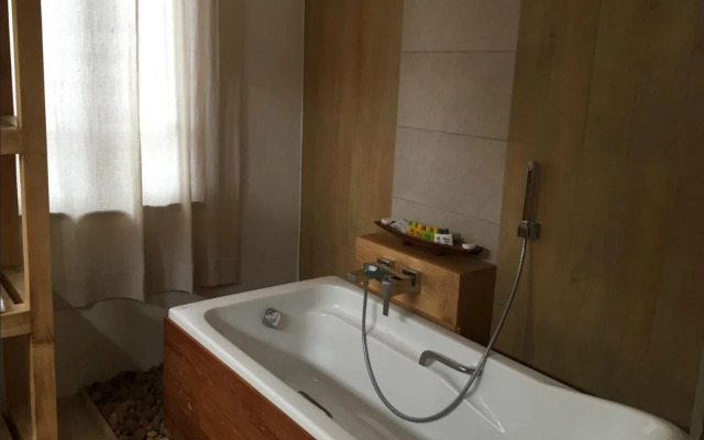 Hupin Inle Khaung Daing Village Resort
