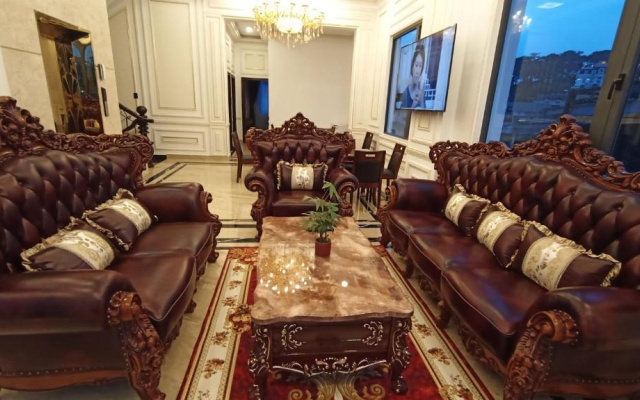 Crown Da Lat Hotel