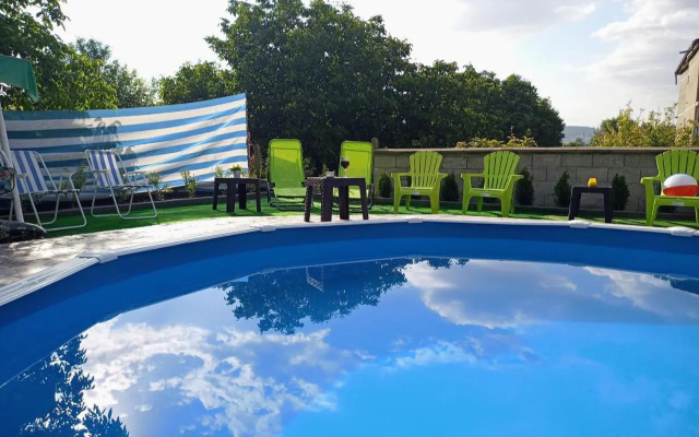 Guest House 51