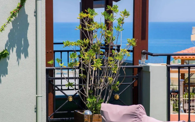Kastro Hotel