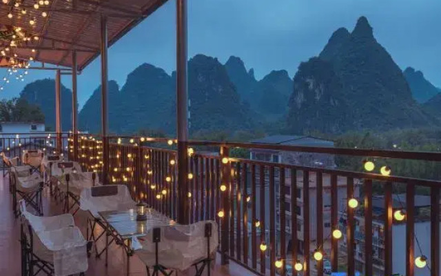 Yangshuo Stroll Lijiang Homestay (Impression Liu Sanjie Chinatown Wharf)