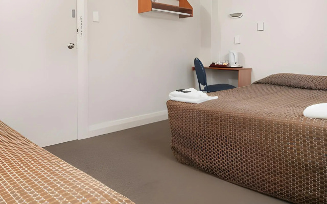 Kiwi International Hotel