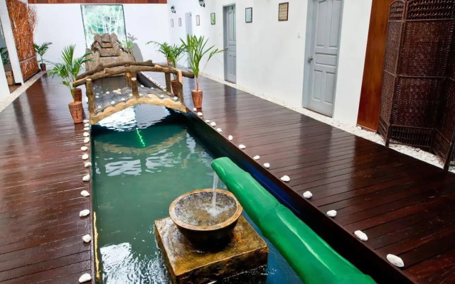 Pom Pom Island Resort