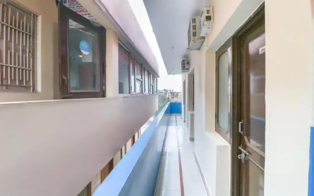Hotel Crown Plaza by OYO Rooms