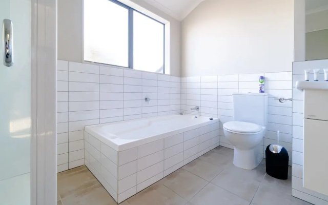 Glenfield Central Modern 1 Bdr Unit
