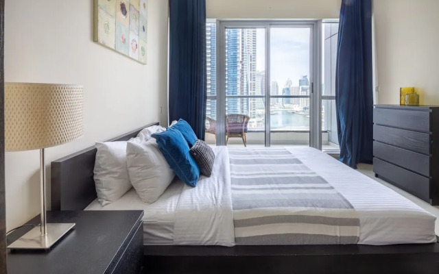 Astonishing 1BR Apt With Amazing Marina Views