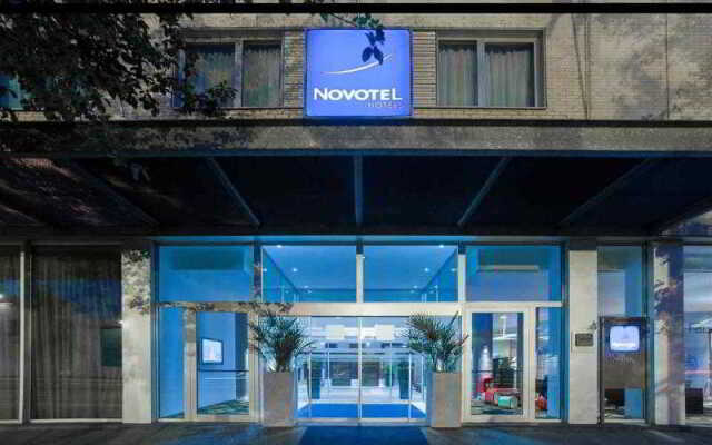 Отель Novotel Leuven Centrum Бельгия, Лёвен - отзывы, цены и фото номеров - забронировать отель Novotel Leuven Centrum онлайн вид на фасад