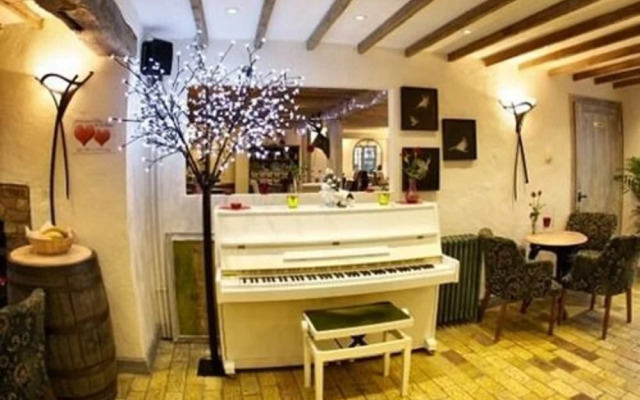 The Live and Let Live Country Inn