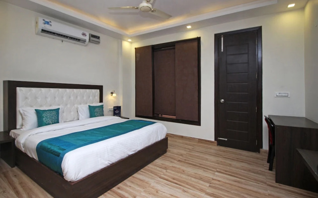 OYO 8982 Surya Residency