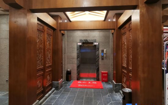 Huihe Water Margin Hotel (Guangfeng Passenger Transport Center Branch)
