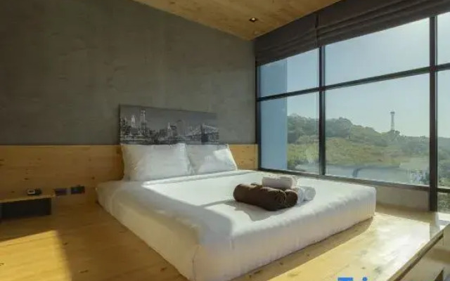 Sara's Nest - Gorgeous Seaview Penthouse at Naiharn beach