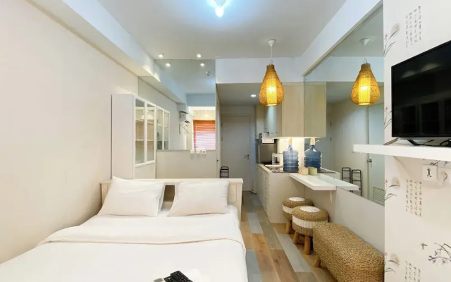 Comfort and Nice Studio Room Patraland Urbano Apartment