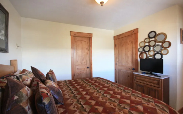 Mountain View 2 Bedroom Condo